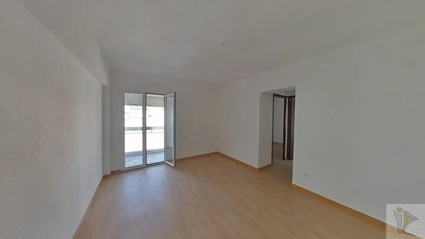Piso en venta en CL LA BAÑEZA , Sudeste Industrial