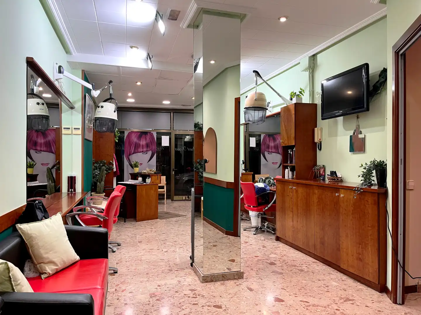Locale commerciale in vendita a Carrer de la Salut, imagen 5