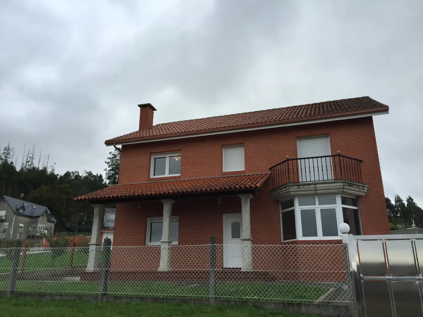 Vista exterior de Casa o xalet en venda en Santiago de Compostela 