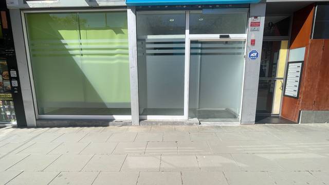 Local comercial en Alquiler en Lluis Muncunill, 9 en Zona Esportiva