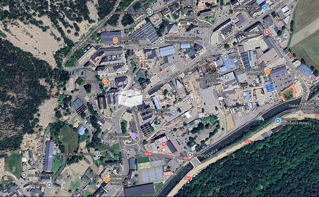 Local comercial en Alquiler en Santa Coloma