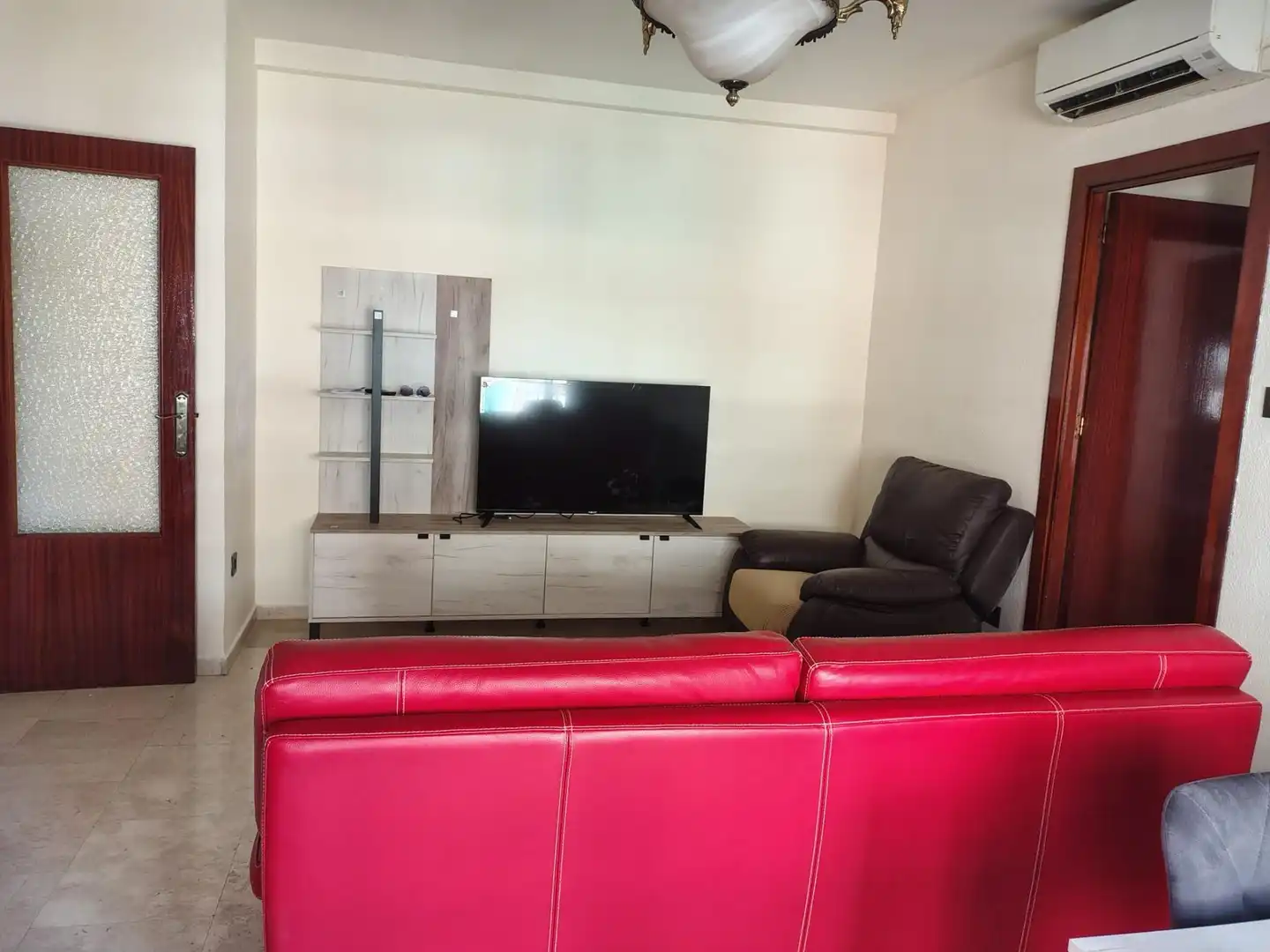 Flat with terrace to rent in Calle SAN JOAQUIN
