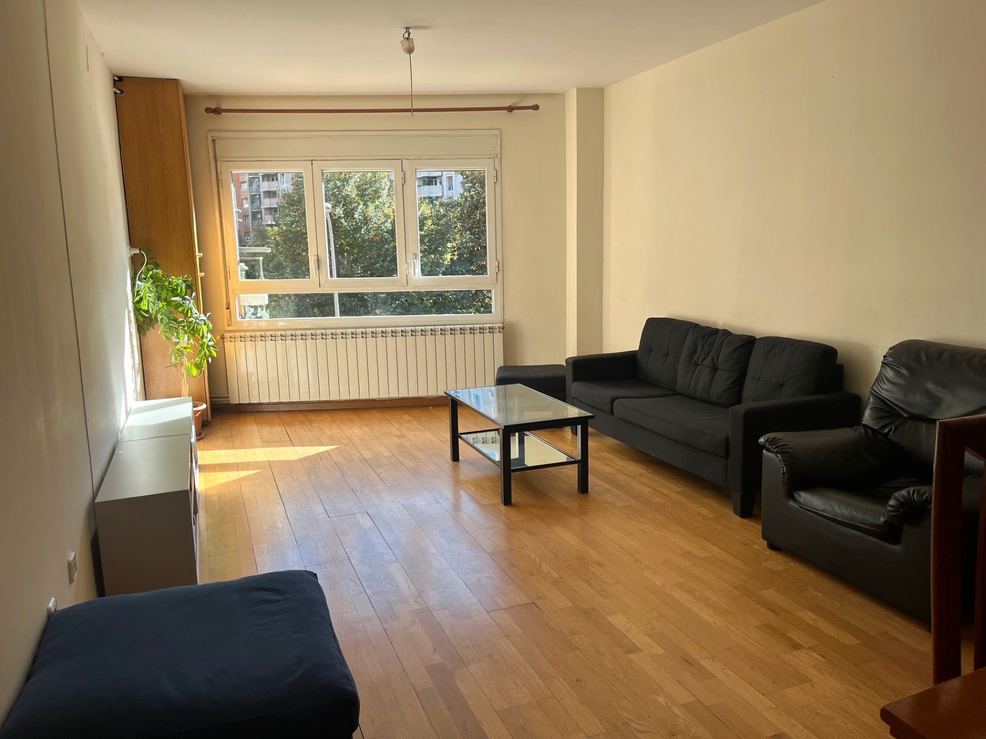 Apartament de lloguer a Carrer Lluís Companys, Instituts - Universitat