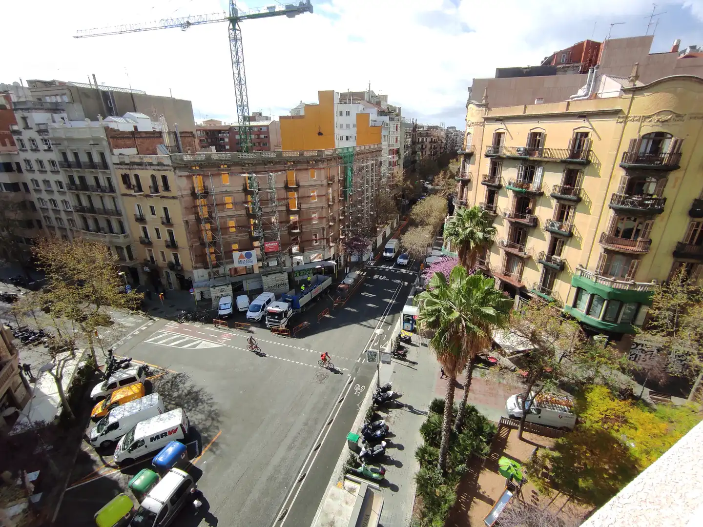 Außenansicht von Büro zur Miete in Barcelona mit Klimaanlage, Heizung und Balkon