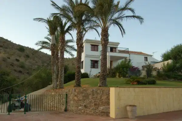 Finca rústica de alquiler en Cártama pueblo
