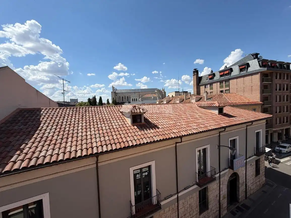 Vista exterior de Piso en venta en Valladolid con Calefacción y Terraza