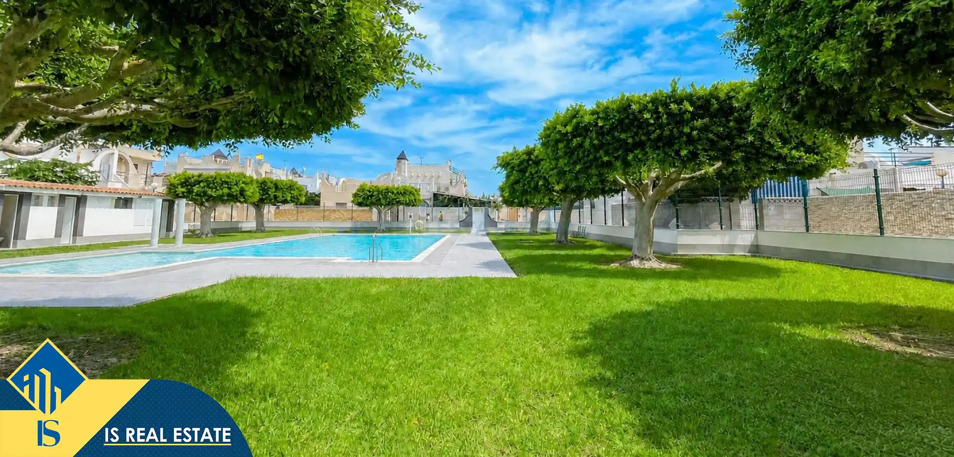 Casa a schiera con piscina in vendita a Zona Carrefour - Urbanizaciones, imagen 3