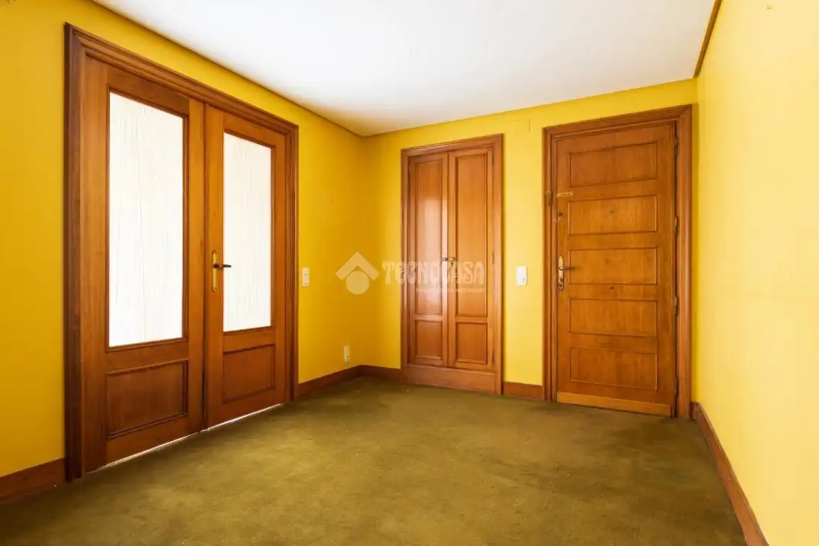 Piso en venta en Zaragoza con Calefacción, Terraza y Balcón