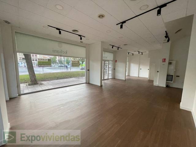 Local comercial en Alquiler en N/A en Juan de Borbón