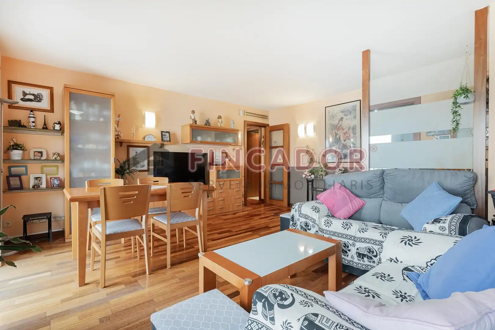 Piso con terraza en venta en Passatge de Carbonell, imagen 2