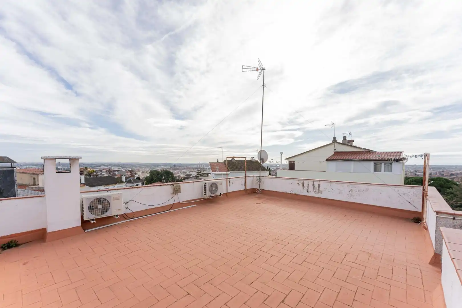 Terrassa de Casa o xalet en venda en Viladecans amb Aire condicionat, Calefacció i Jardí privat
