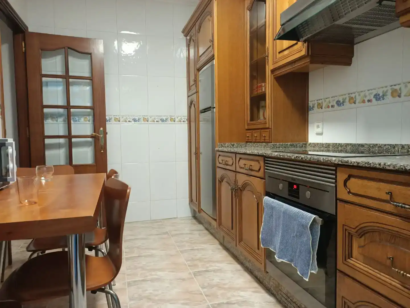 Kitchen of Flat for share in Plaza de España