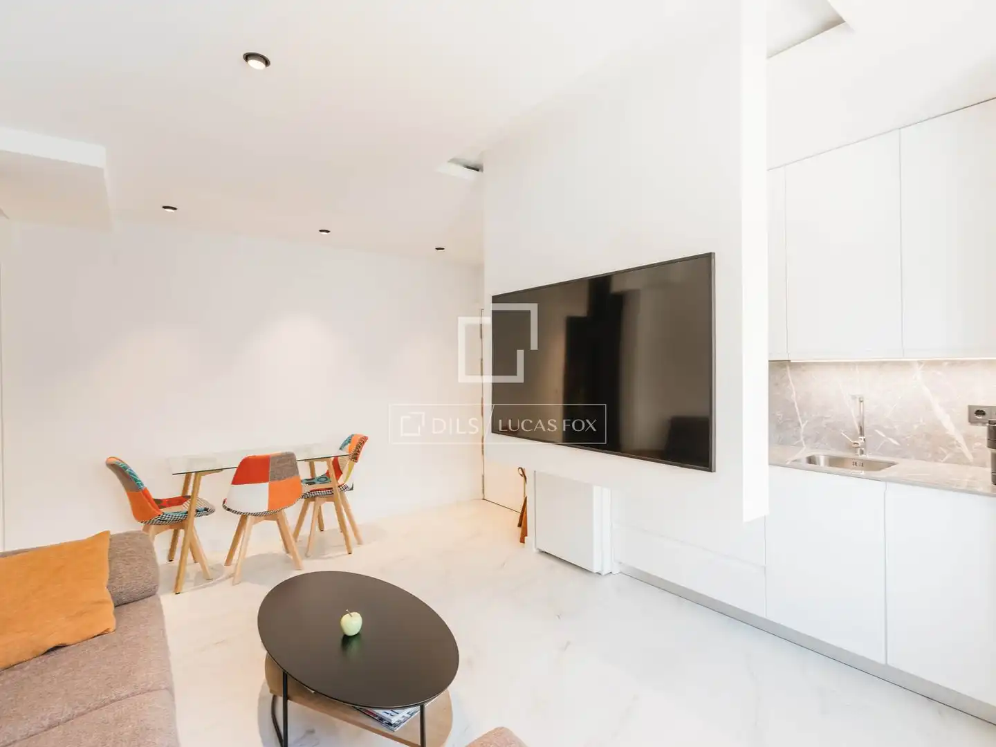 Living room of Flat for rent in Madrid  with Heating and Furnished