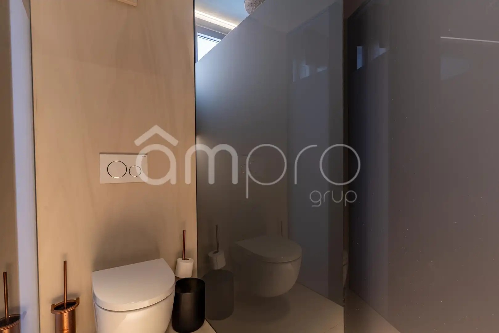 Badezimmer von Wohnung zum Verkauf in Salou mit Klimaanlage, Heizung und Terrasse