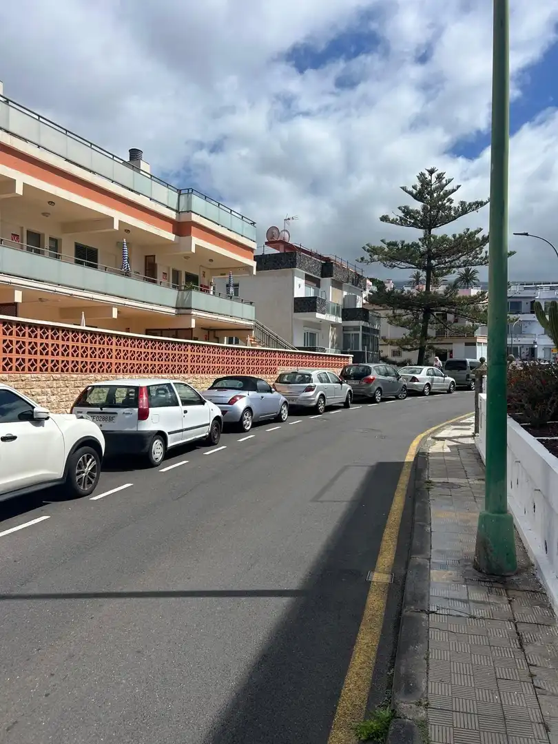 Aparcament de Apartament en venda en Puerto de la Cruz amb Terrassa i Moblat