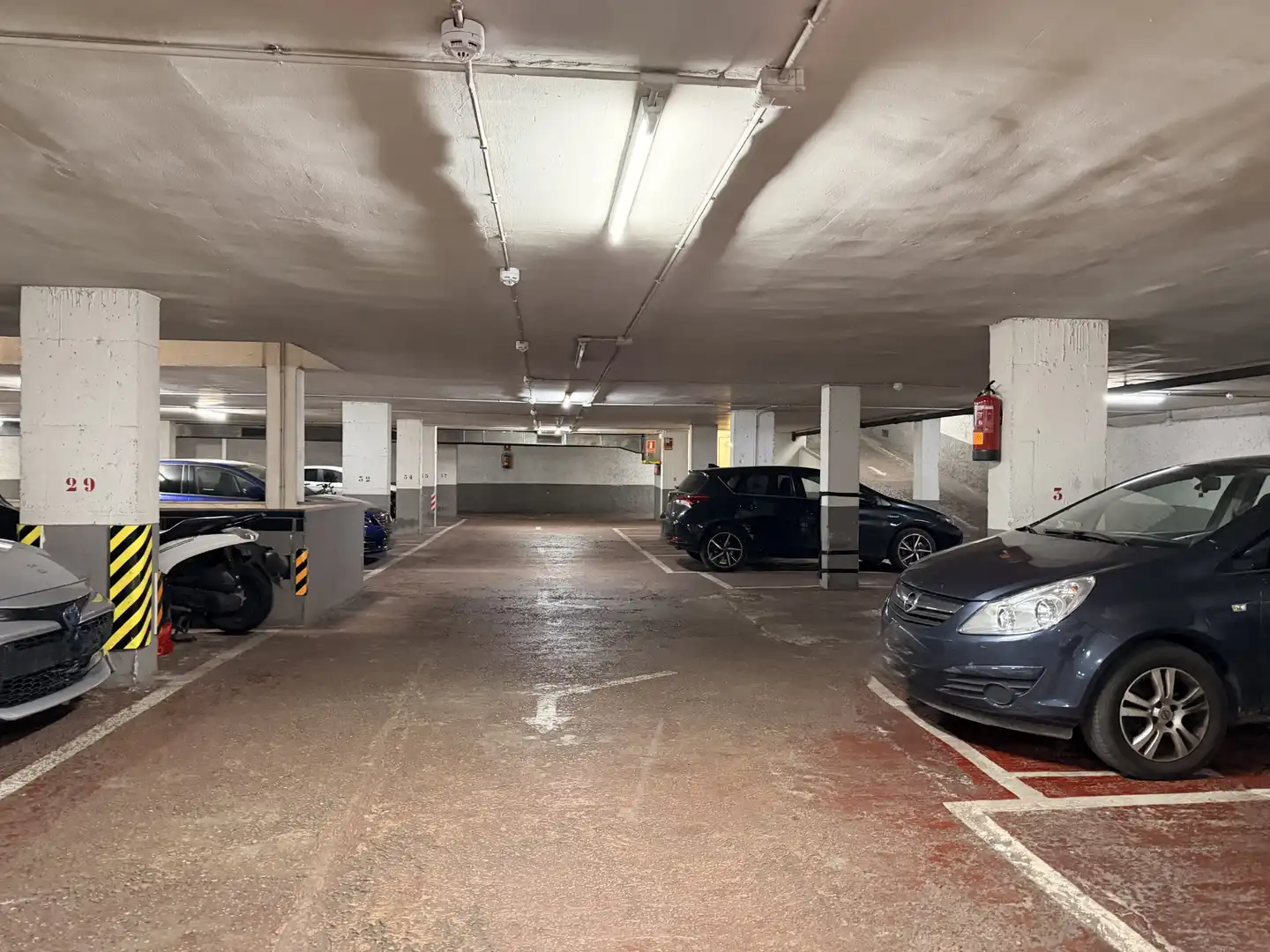 Garaje de alquiler en Carrer de Dolors Masferrer, 9, Barri de les Corts, Les Corts