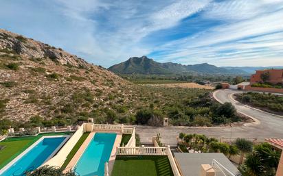 Vista exterior de Casa o xalet en venda en Gandia amb Aire condicionat, Terrassa i Piscina