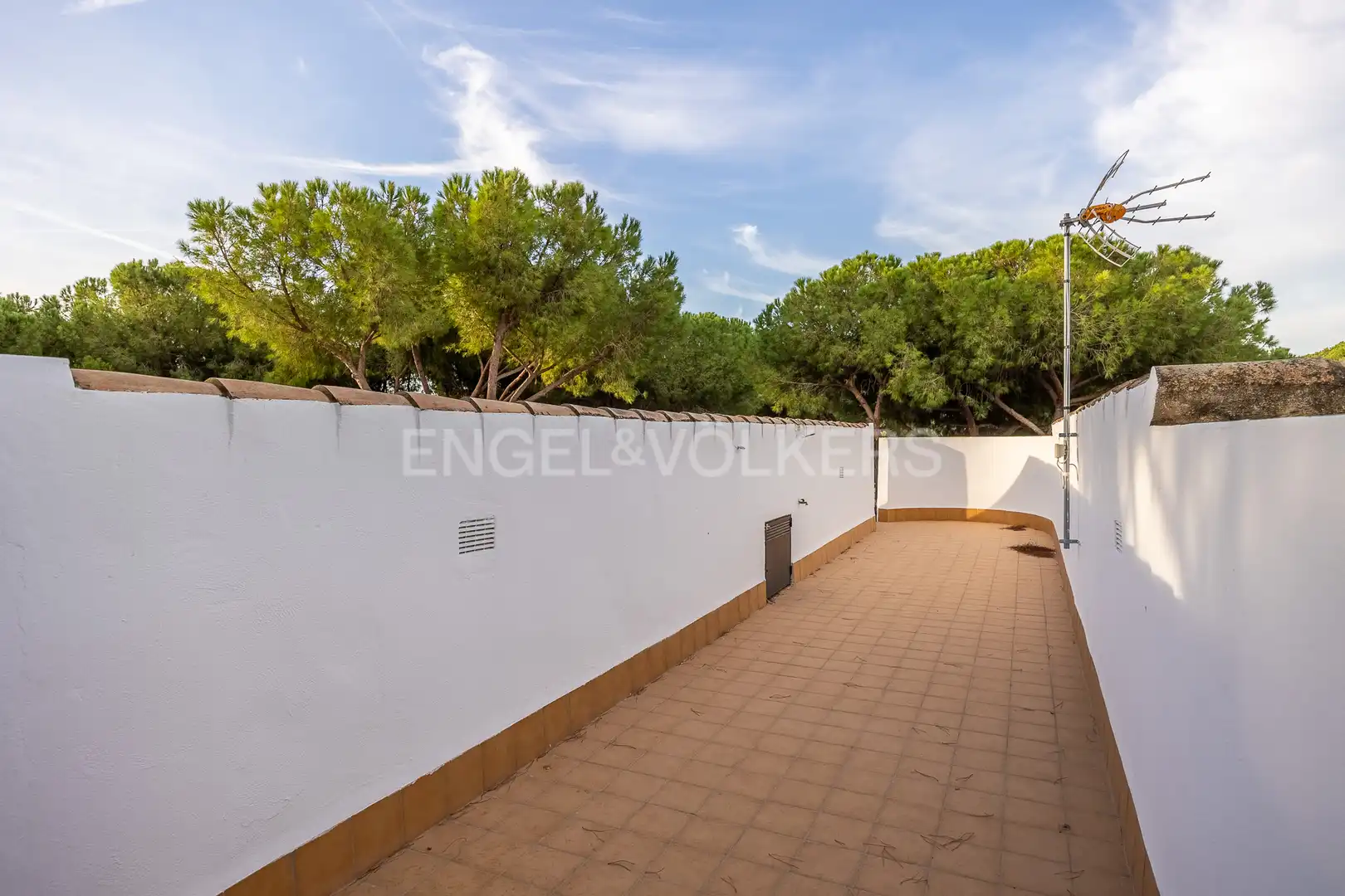 Terrassa de Casa o xalet en venda en Alcalá de Guadaira amb Calefacció, Jardí privat i Terrassa