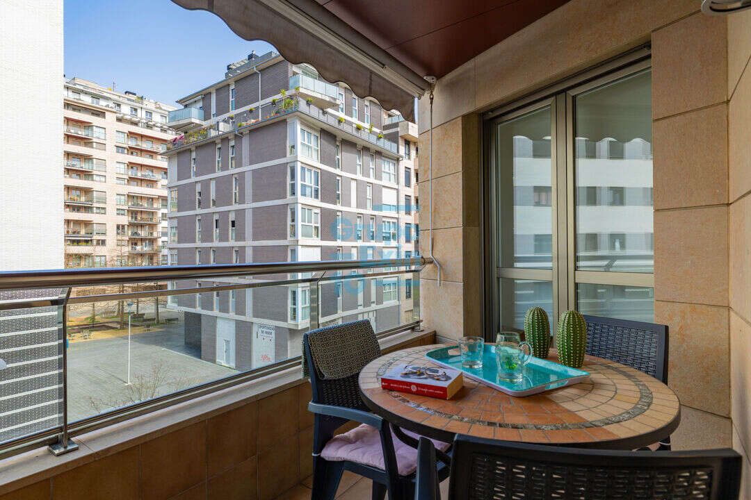 Terrassa de Pis en venda en Donostia - San Sebastián  amb Calefacció, Terrassa i Traster