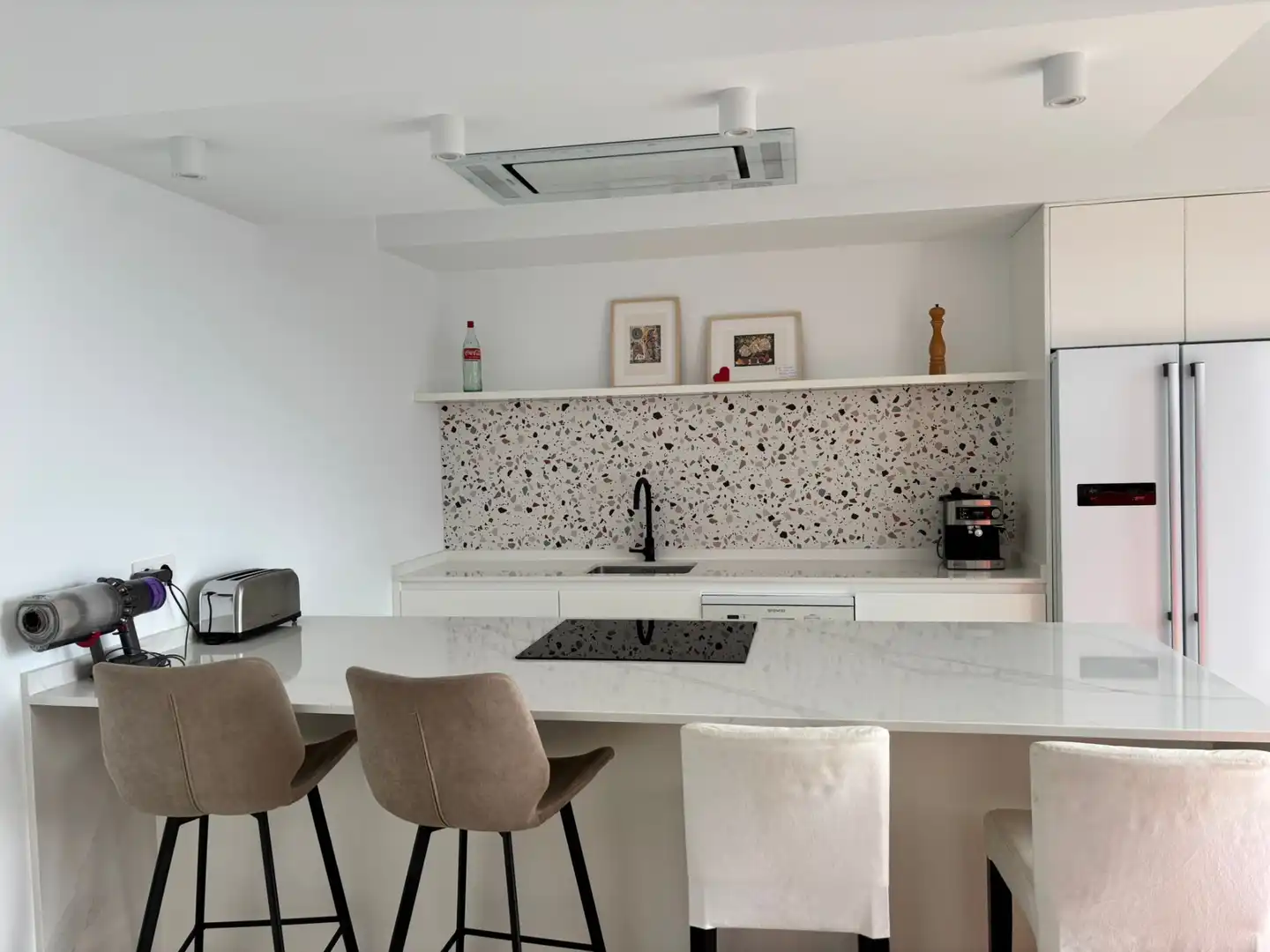 Cocina de Casa o chalet en venta en San Bartolomé con Jardín privado, Terraza y Piscina