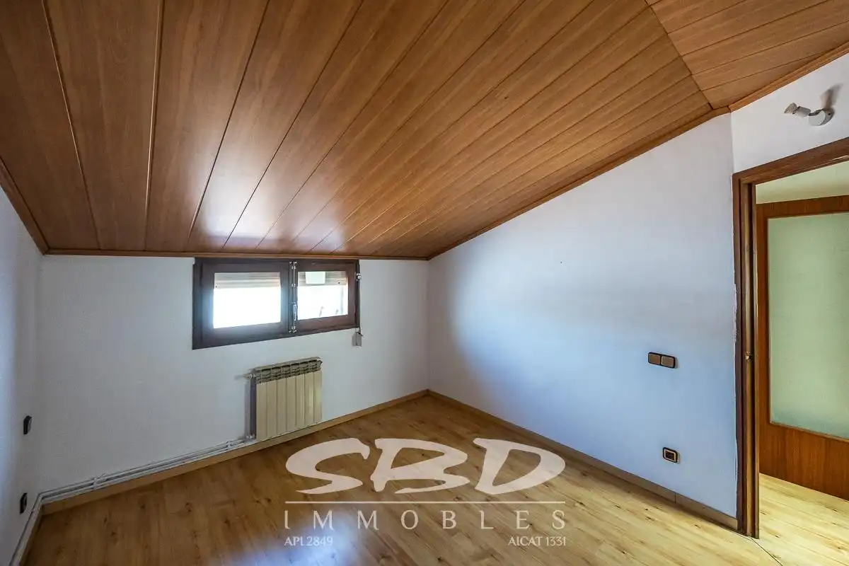Habitación de Ático en venta en Sabadell con Calefacción y Terraza