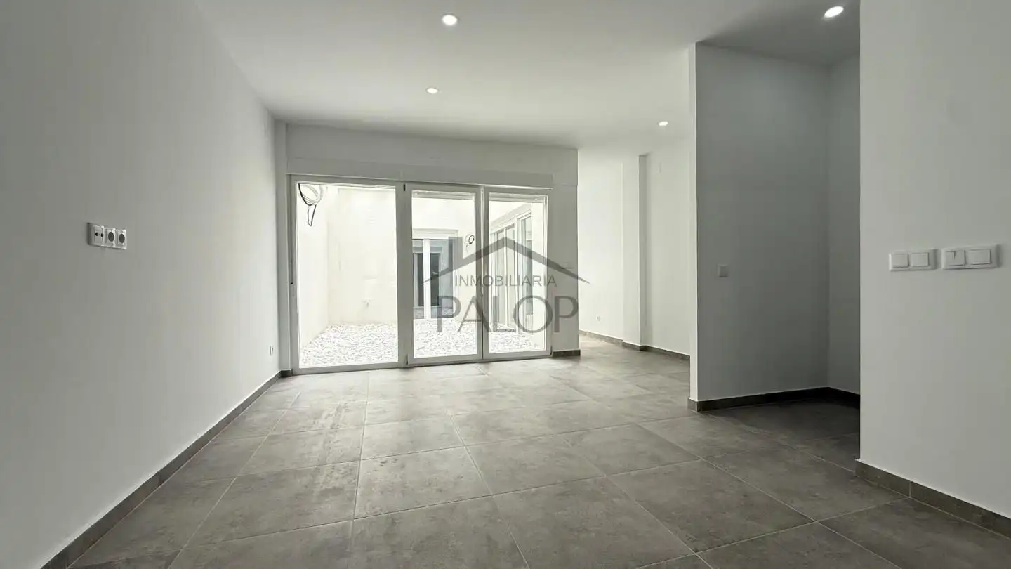 Sala d'estar de Casa o xalet en venda en Carcaixent amb Terrassa i Balcó