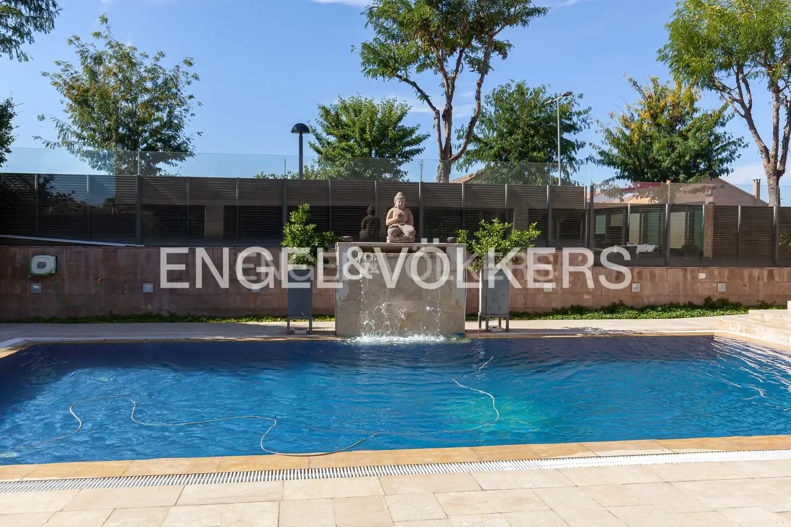 Piscina de Casa o chalet en venta en Azuqueca de Henares con Aire acondicionado, Calefacción y Jardín privado