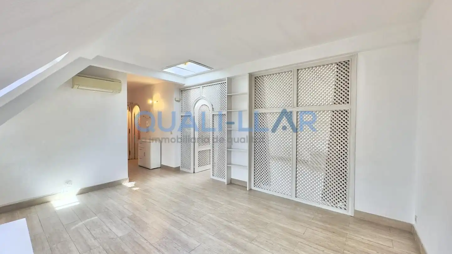 Apartament amb piscina de lloguer a Calle de Honduras