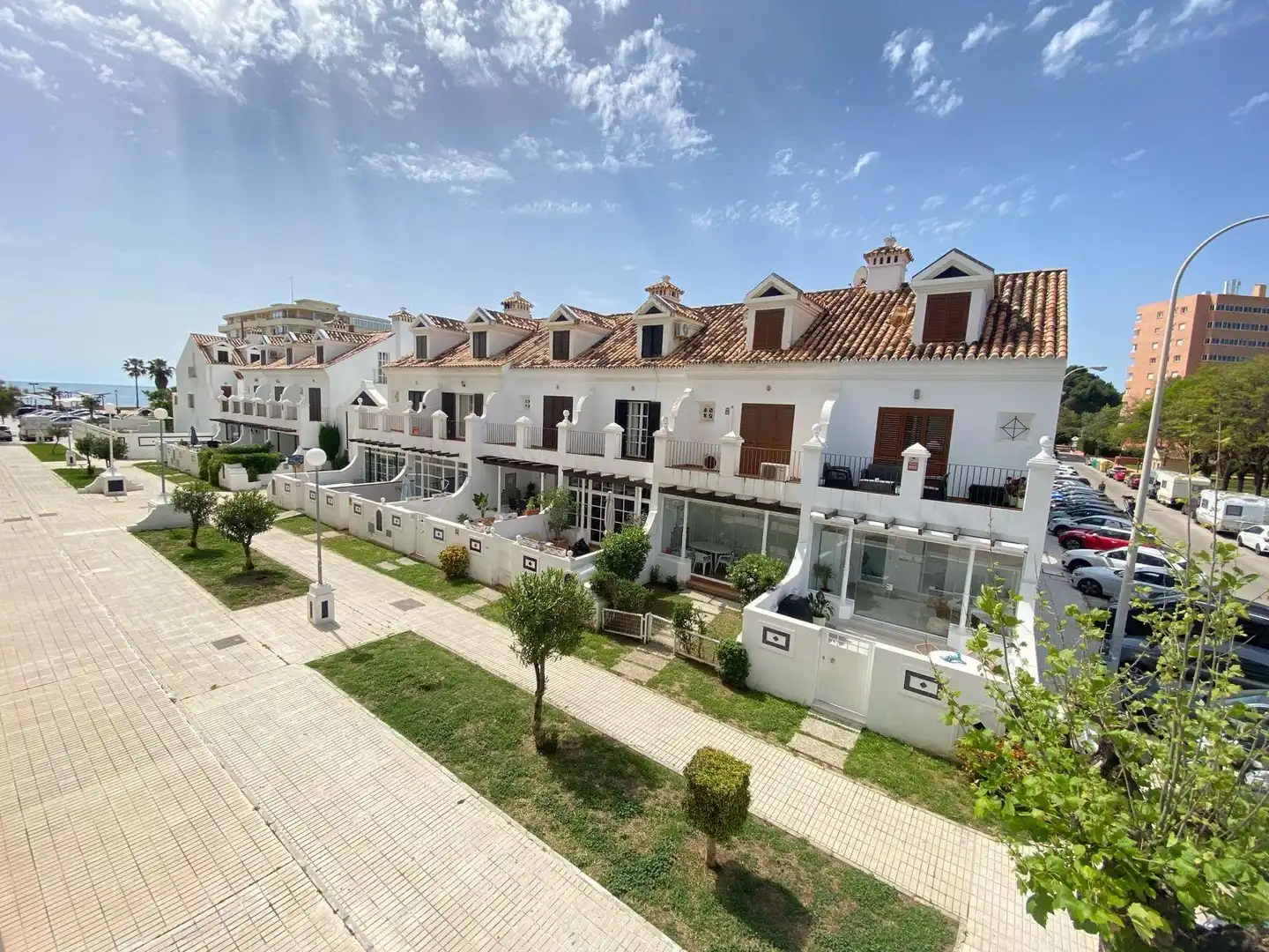 Vista exterior de Piso en venta en Fuengirola con Aire acondicionado, Jardín privado y Terraza