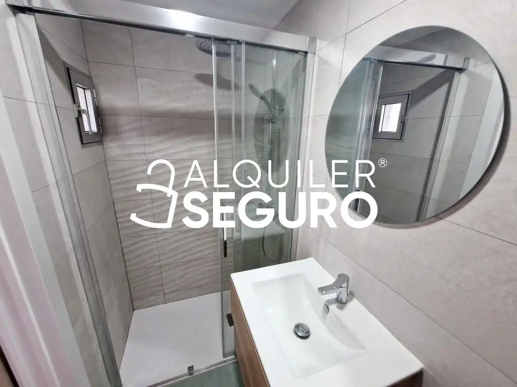 Bany de Pis de lloguer en Móstoles amb Calefacció
