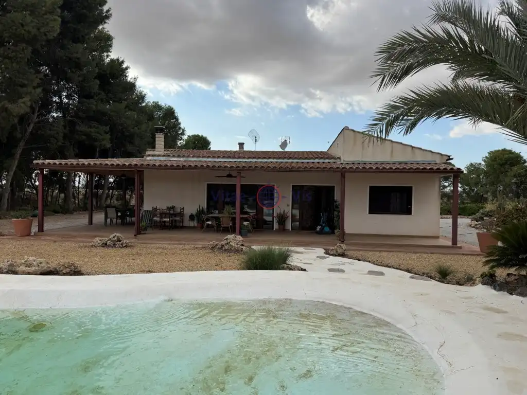 Casa con piscina in vendita a Diseminados Aguaderas