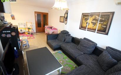 Living room of Flat for sale in Olías del Rey  with Air Conditioner, Heating and Private garden