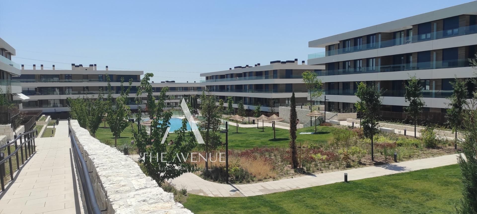 Exterior view of Planta baja for sale in La Moraleja  with Air Conditioner, Heating and Private garden