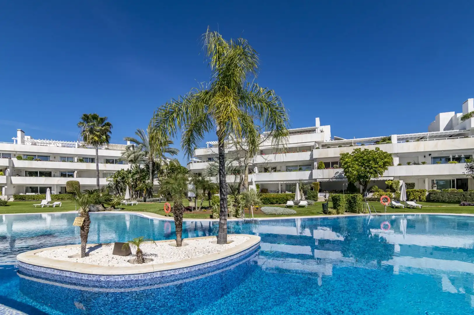 Apartment with pool for sale in Nueva Andalucía, imagen 33