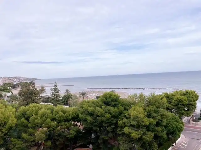 Vista exterior de Apartamento de alquiler en Benicasim / Benicàssim con Jardín privado, Terraza y Amueblado