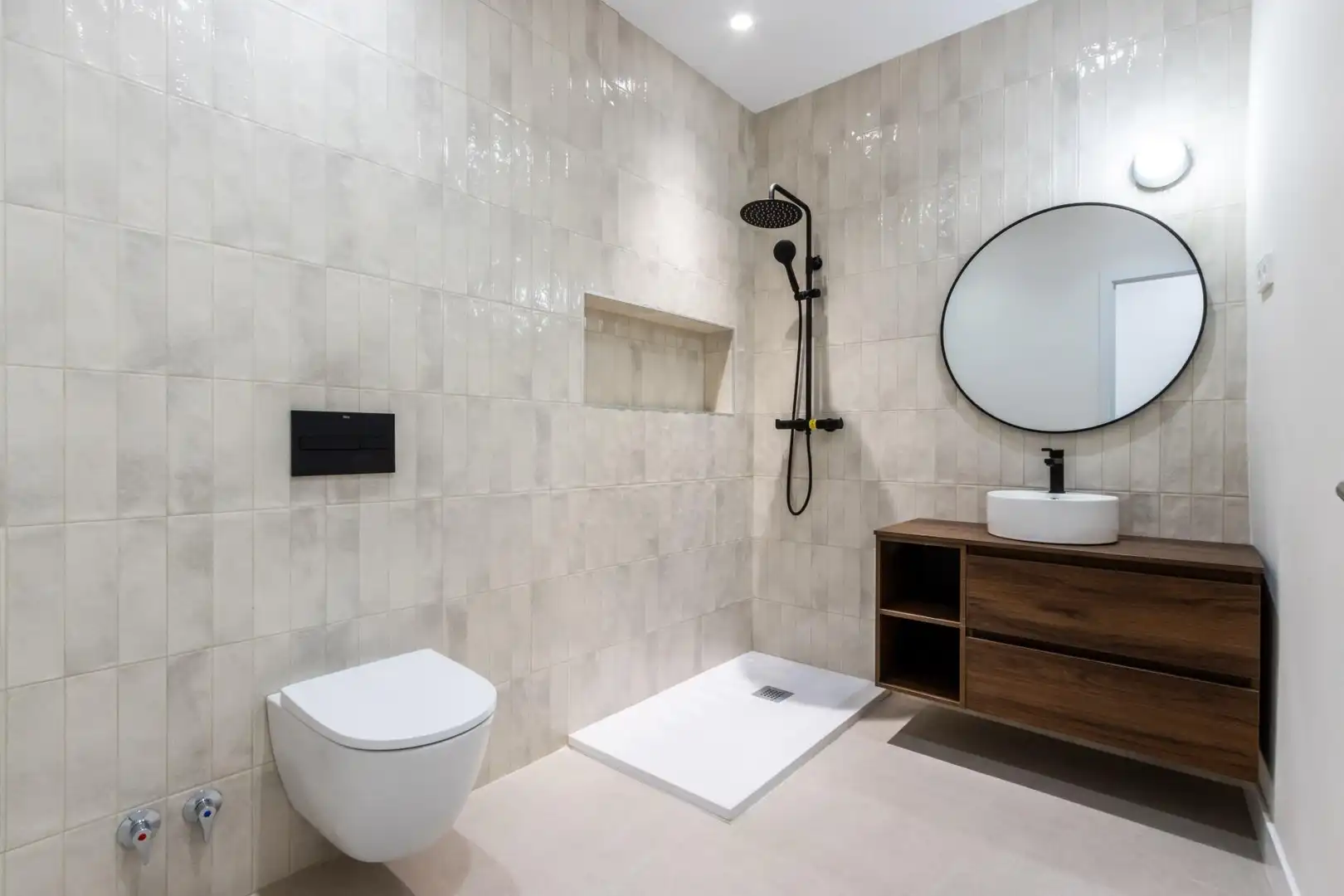Bathroom of Houses for sale in Sabadell  with Terrace, Storage room and Alarm