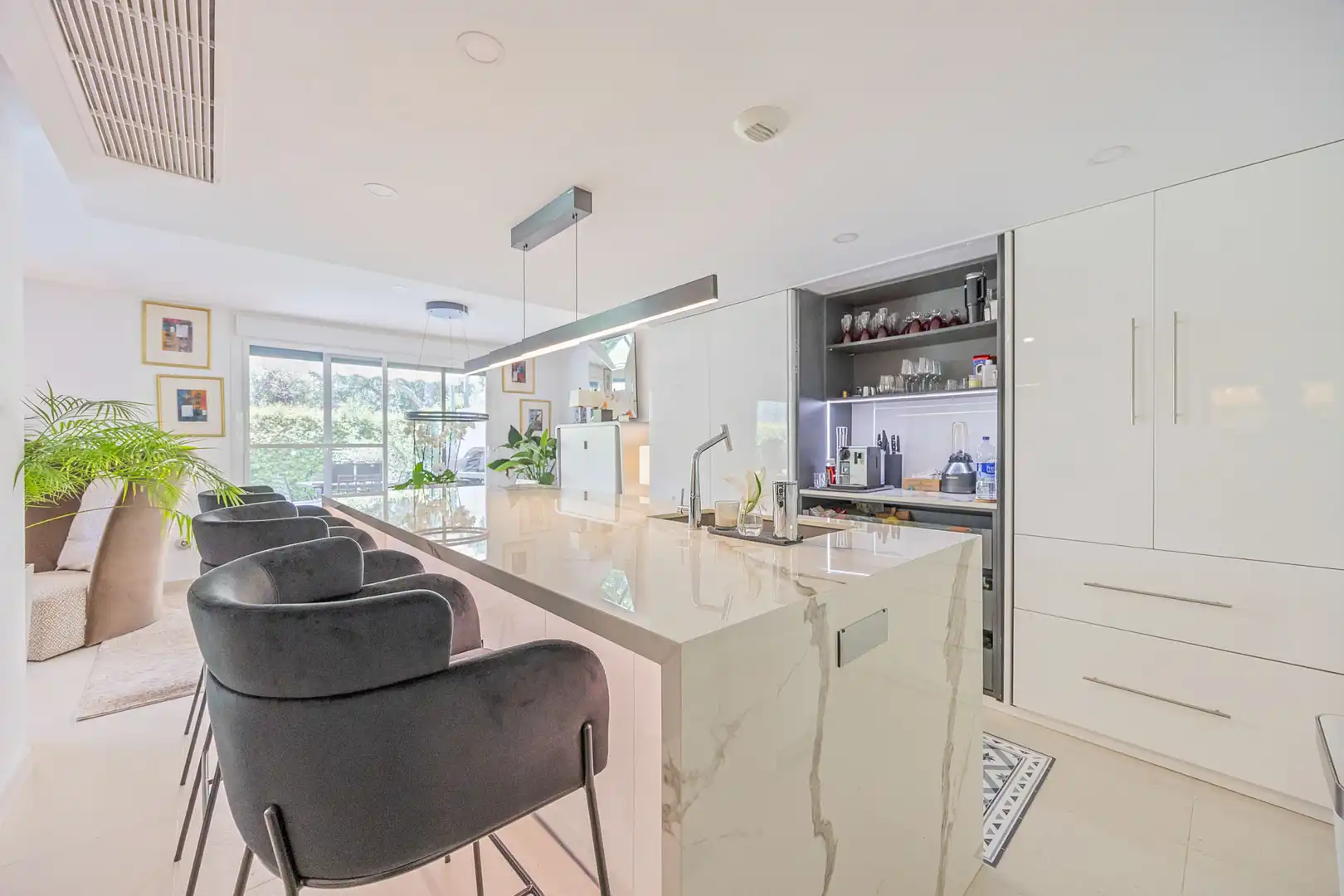 Cocina de Planta baja en venta en Sotogrande con Aire acondicionado, Calefacción y Jardín privado