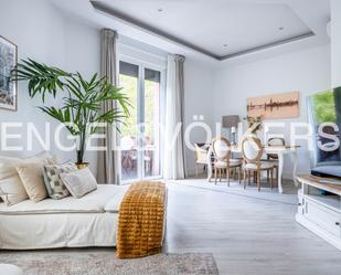 Living room of Apartment for sale in  Sevilla Capital  with Air Conditioner and Balcony