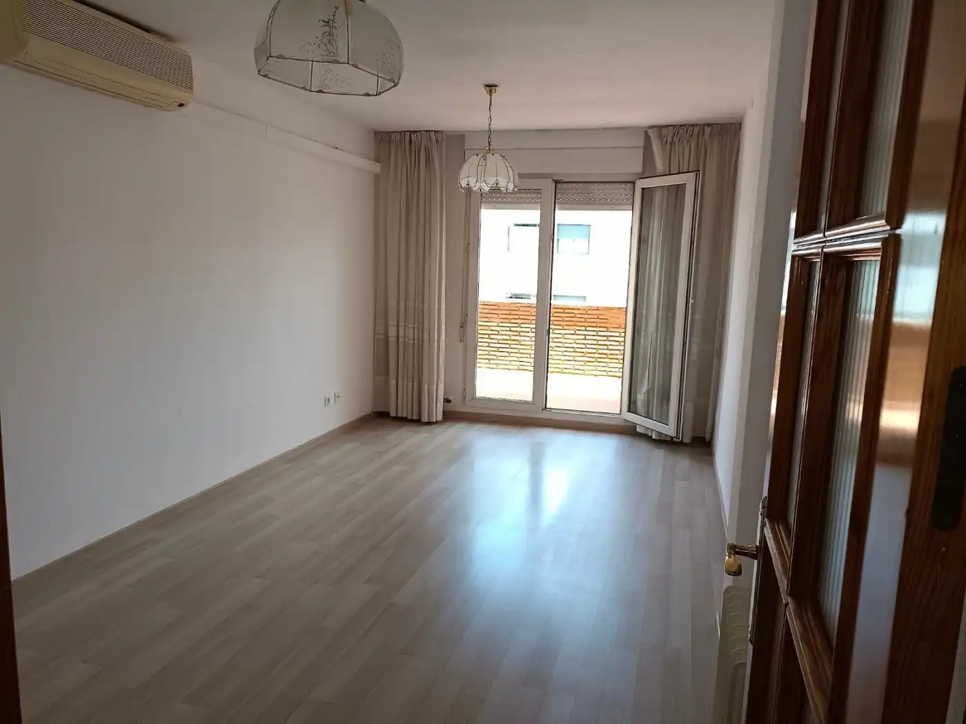 Flat for rent in Avenida CADIZ, Barrio de Zaidín