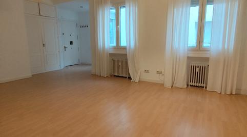Foto 2 de Apartamento de alquiler en Calle de Enrique Larreta, 12, Castilla,  Madrid Capital