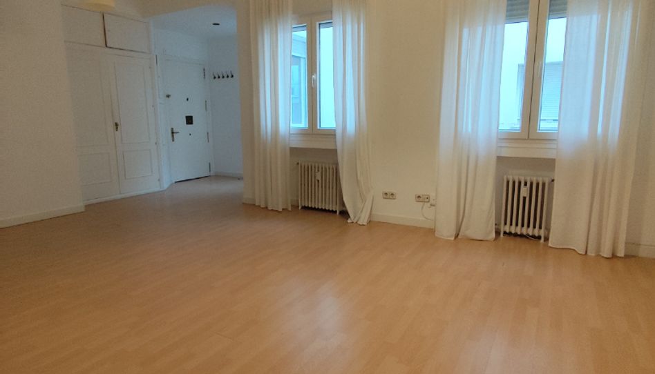 Apartamento de alquiler en Calle de Enrique Larreta, 12, Castilla - Imagen 2