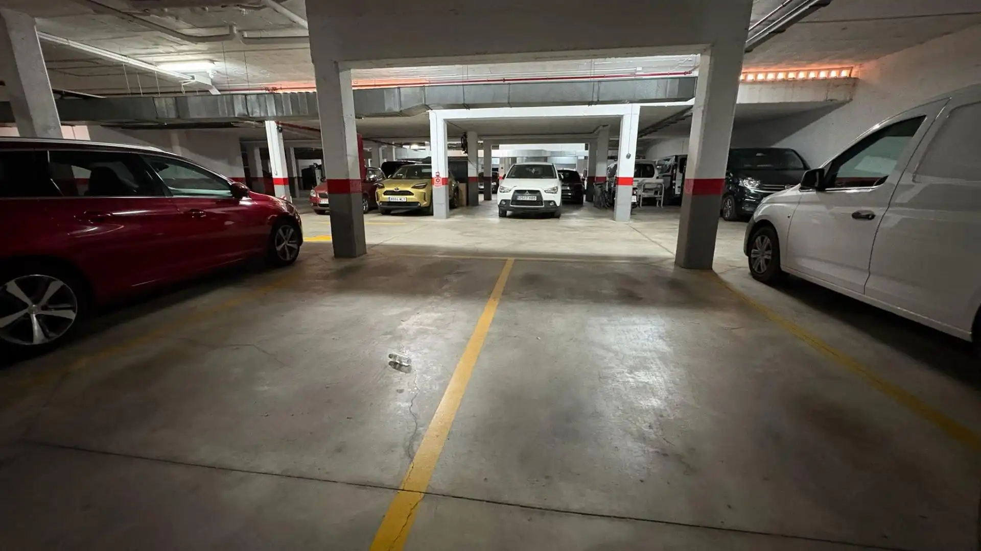 Parking de Piso en venta en Torremolinos con Aire acondicionado, Balcón y Piscina comunitaria