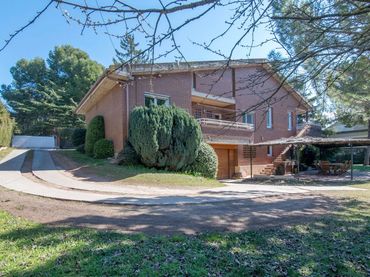 Chalet con balcón en venta en Sant Fruitós de Bages