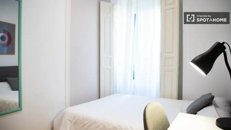 Bedroom of Flat for share in Moncloa - Aravaca