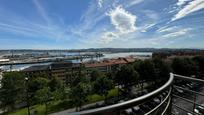 Vista exterior de Pis en venda en Santurtzi  amb Calefacció, Terrassa i Balcó