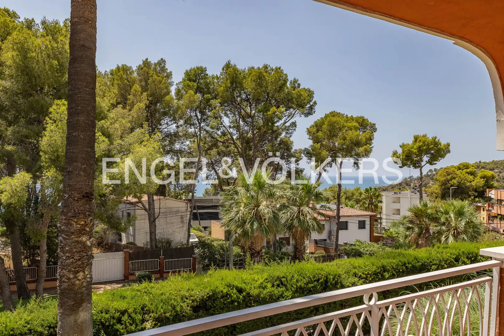 Vista exterior de Pis en venda en Castelldefels amb Calefacció, Jardí privat i Terrassa