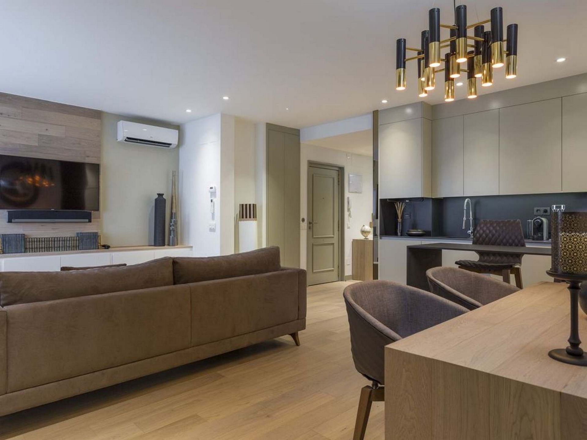 Living room of Flat to rent in Sant Boi de Llobregat  with Air Conditioner, Furnished and TV