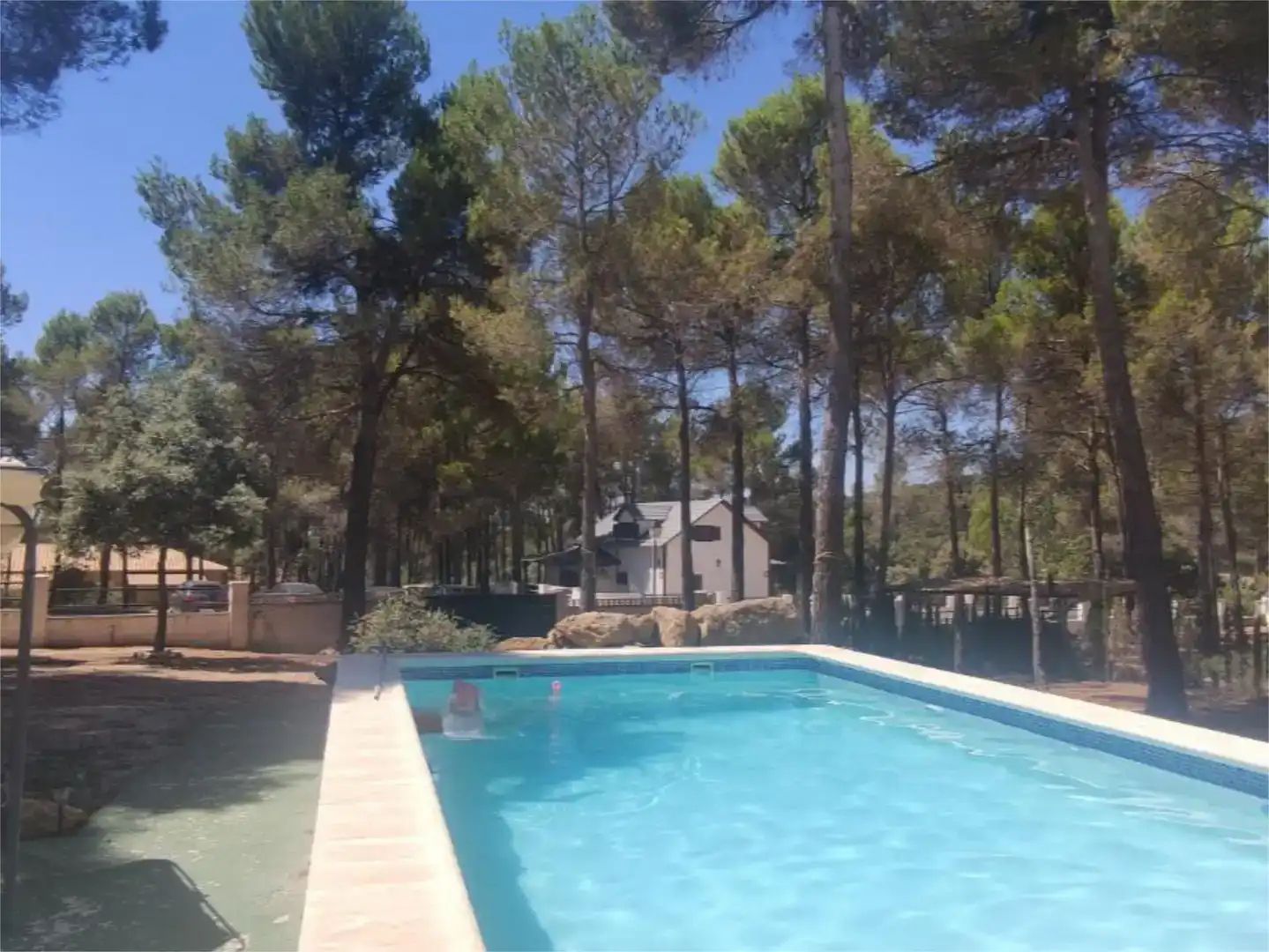 Piscina de Casa o xalet en venda en Utiel amb Aire condicionat, Jardí privat i Traster