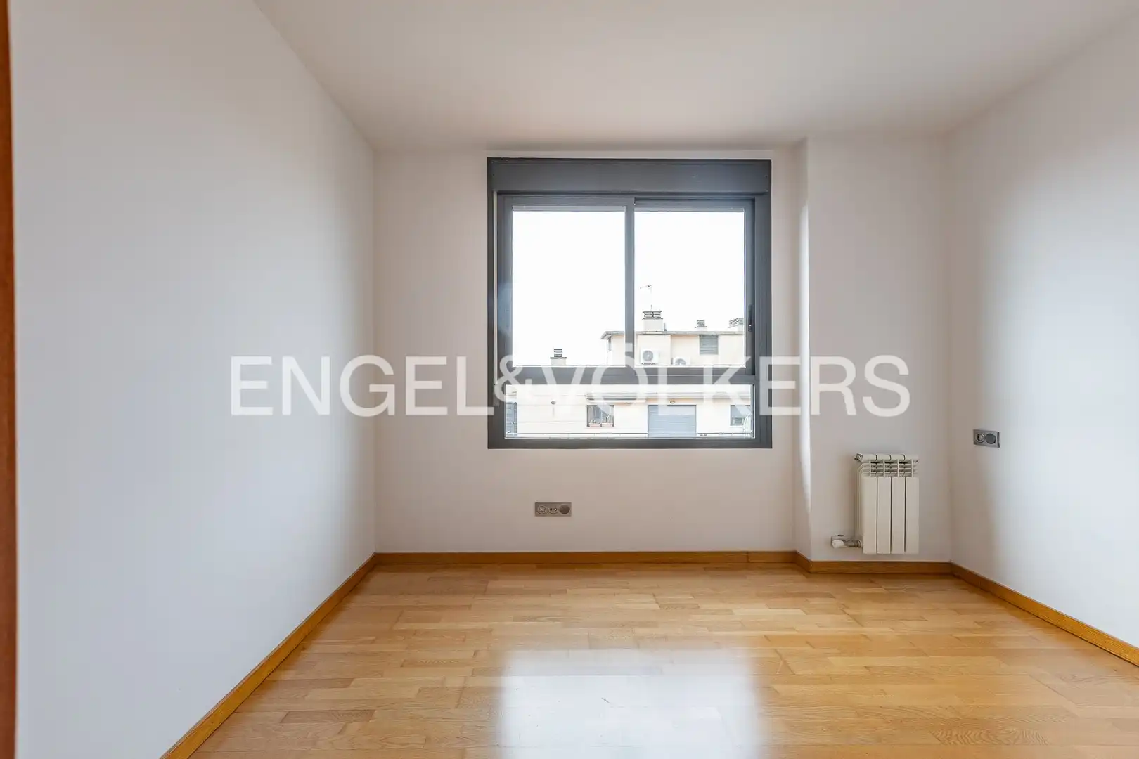 Habitación de Piso en venta en Sabadell con Aire acondicionado, Calefacción y Jardín privado