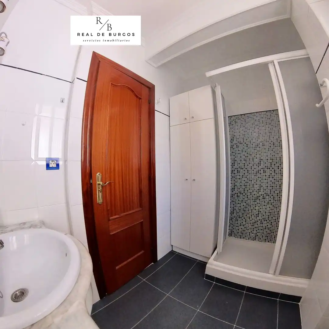 Bathroom of Flat for rent in Valladolid  with Heating, Terrace and Furnished